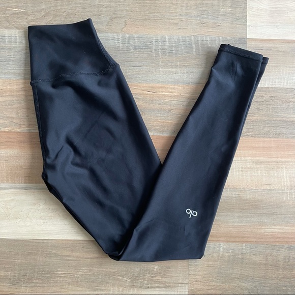 ALO Yoga Pants - alo High-Waist Airlift Legging